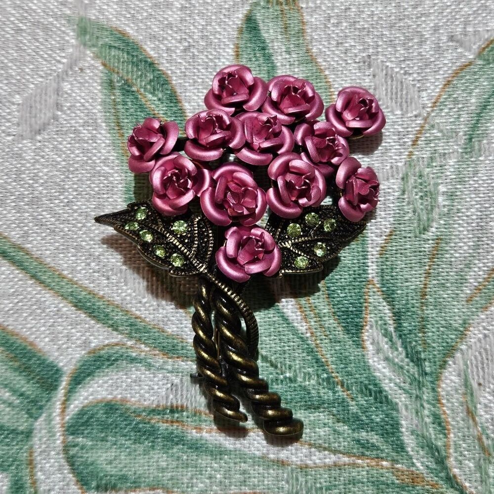 vintage cottagecore grandmacore pink roses bouquet brooch